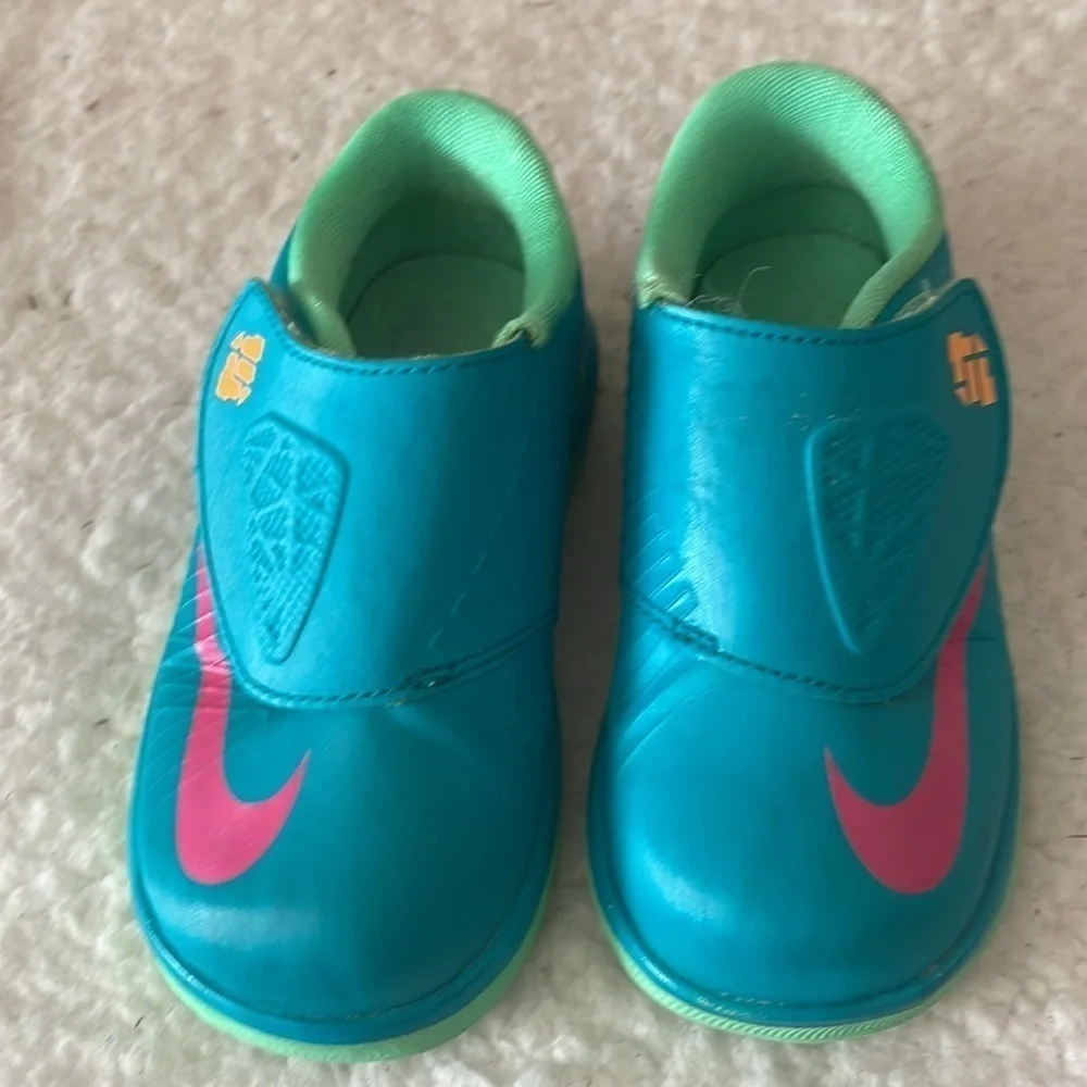 NIKE Sneakers Size 7C